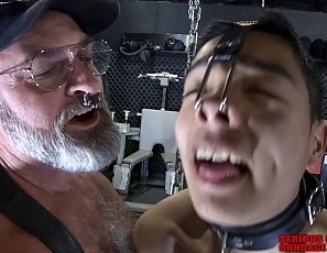 A013_MALEBONDAGE_MrKristoferAlphaBondageTop_PupMrKristofer_WoodenStocksEdgeDungeon_MrKristoferPupJakeJohnLuke_A013