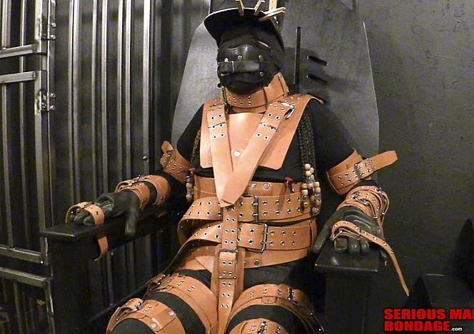 A205_MALEBONDAGE_FunTimesAtEdgeDungeon_Part2of8