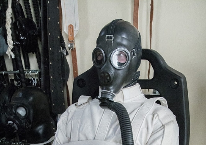 R744_MALEBONDAGE_321AirOff_SethMike_StraitjacketPoliceChairGasMaskShaneLaptopBreathControl