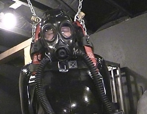 R872_MALEBONDAGE_FunTimesAtEdgeDungeon_Part3of8