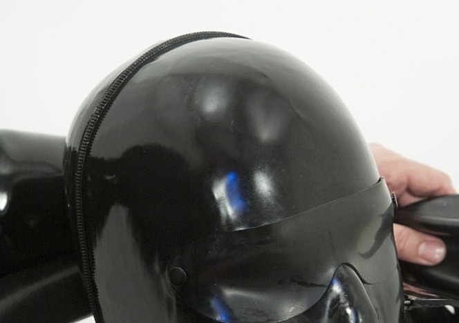 S947_MALEBONDAGE_TestPilot_RankBouncerPup-FrontRoomMaxcitaSJInPoliceChair
